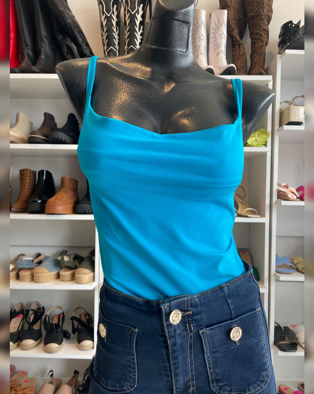 S0306 BLUSA DE LICRA, COLOR AZUL CON TIRANTES