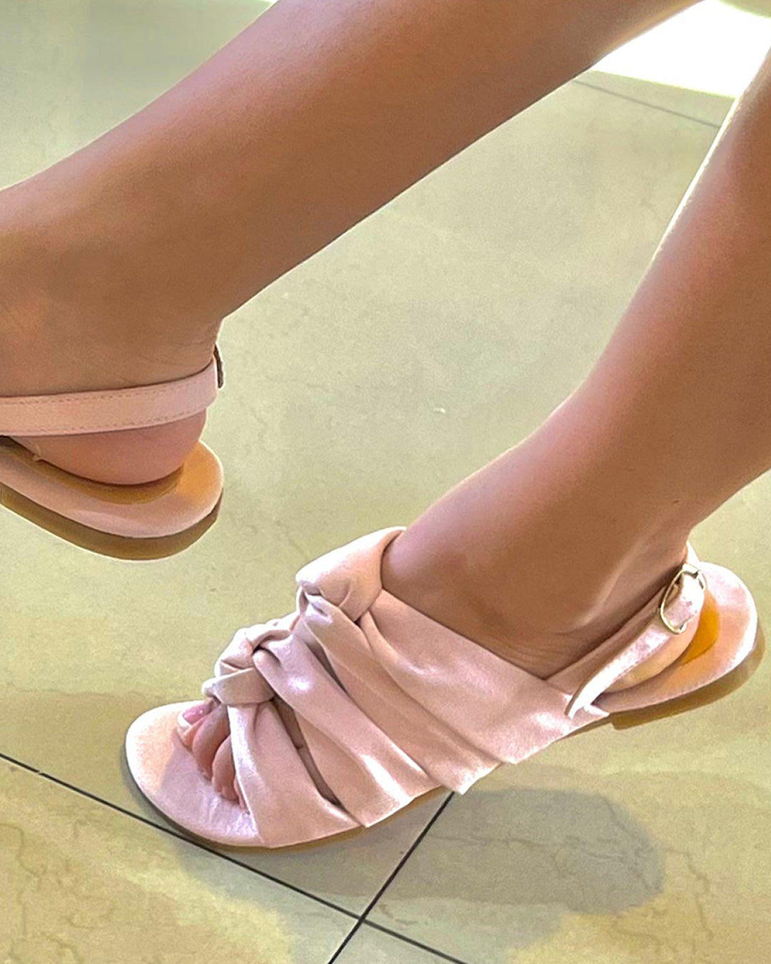 HUARACHES ROSAS DE DOS NUDOS GAMUZA