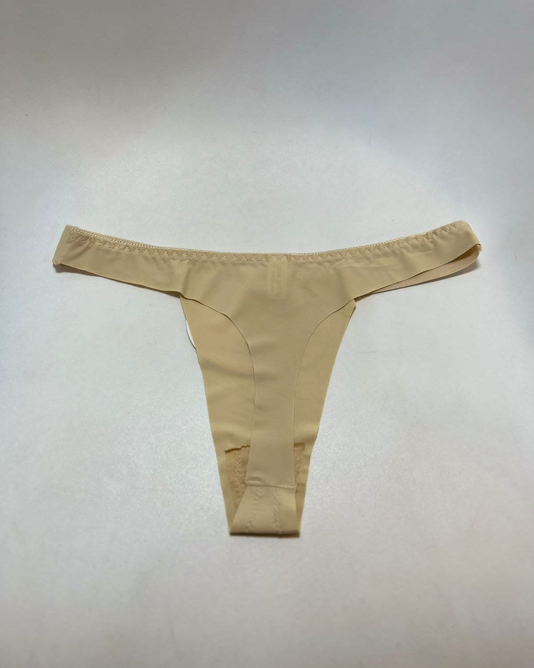 TANGA DE LICRA SIN COSTURA CON BRILLOS LOVE