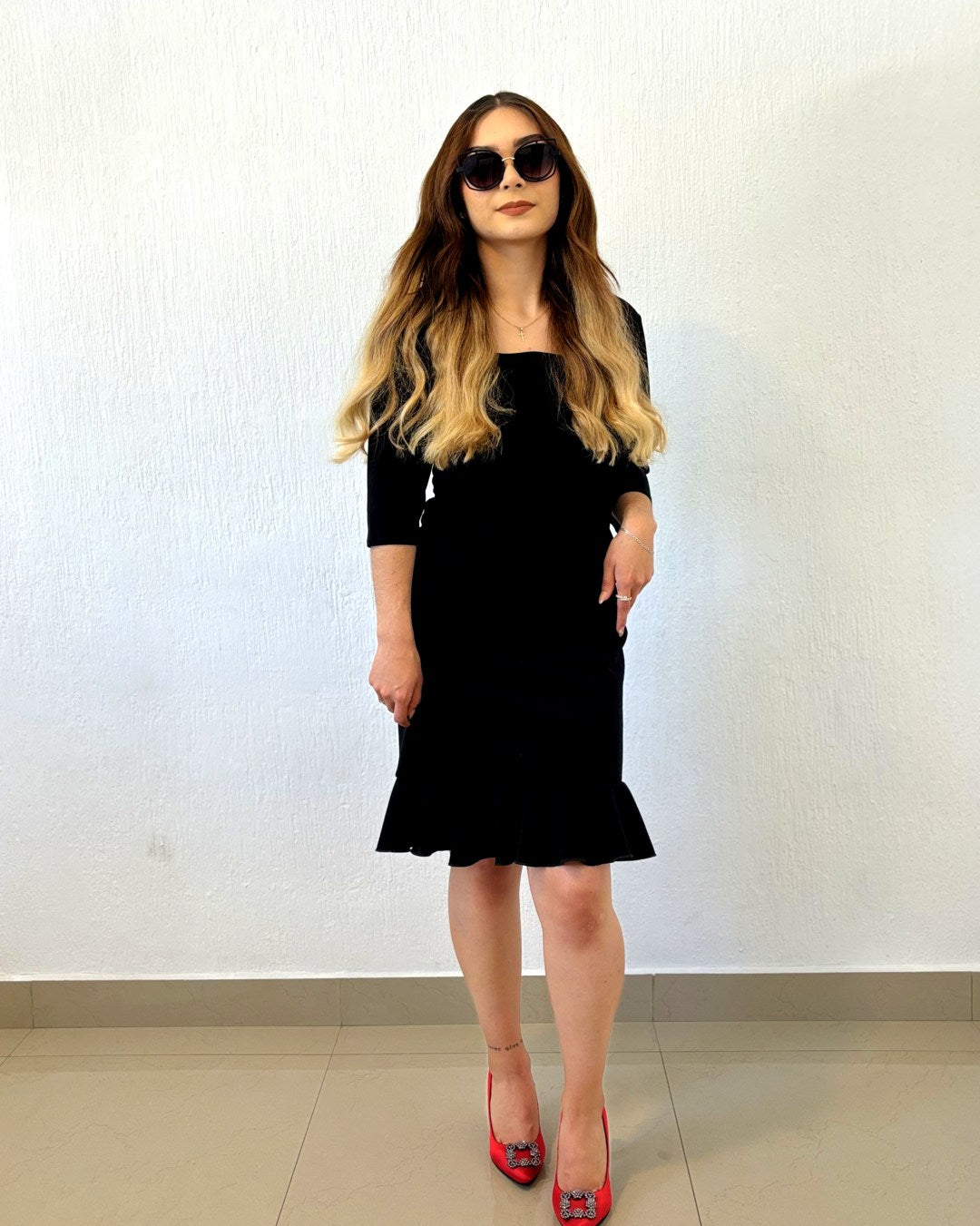 VESTIDO MIDI CON ESCAROLA MANGA 3/4