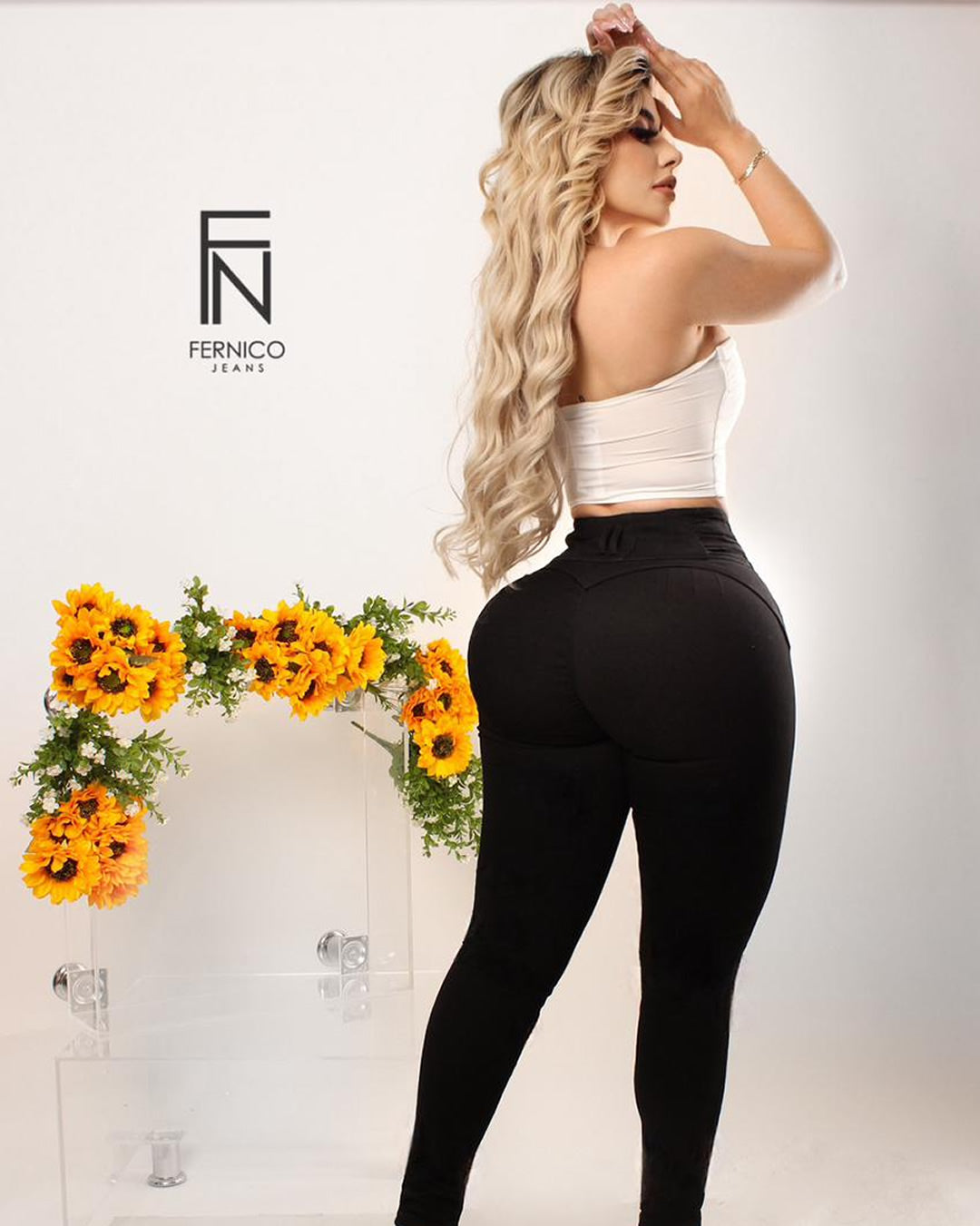 PANTALÓN DE MEZCLILLA STRETSH 3 BOTONES PRETINA ANCHA NEGRO