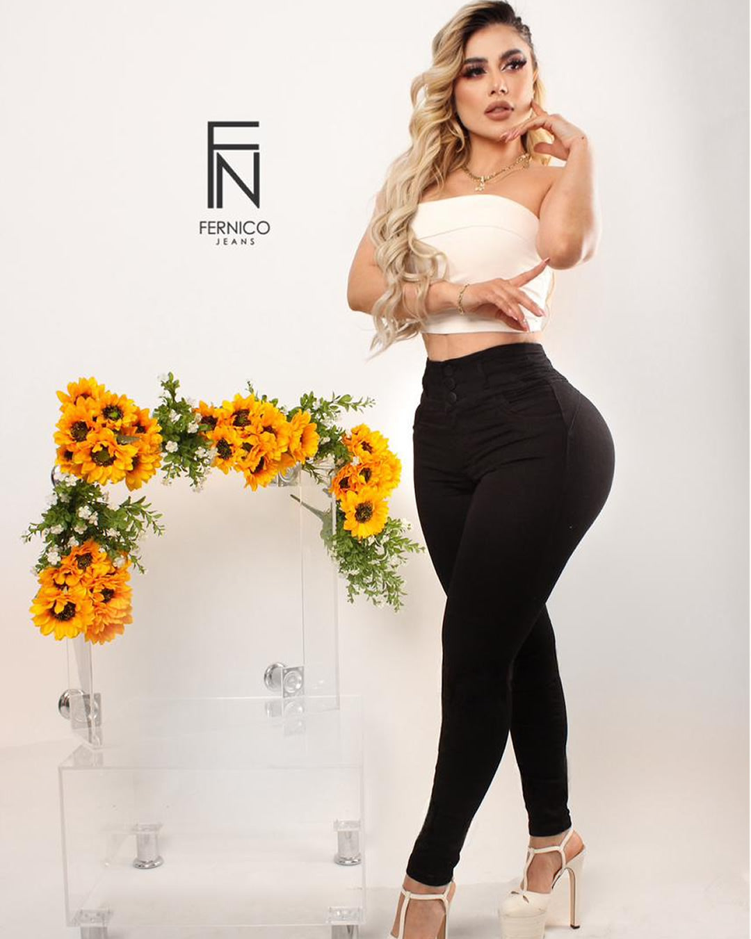 PANTALÓN DE MEZCLILLA STRETSH 3 BOTONES PRETINA ANCHA NEGRO