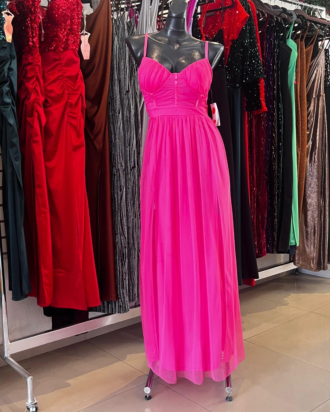 VESTIDO LARGO ROSA DE TIRANTES CON FALDILLA DE TULL ID5431