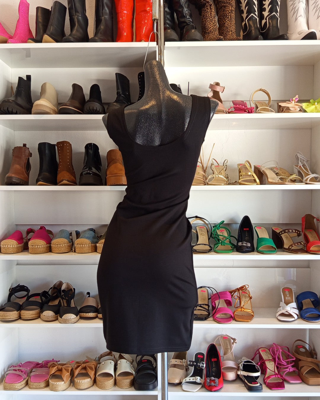 S0217 VESTIDO NEGRO CORTO DE LICRA GRUESA