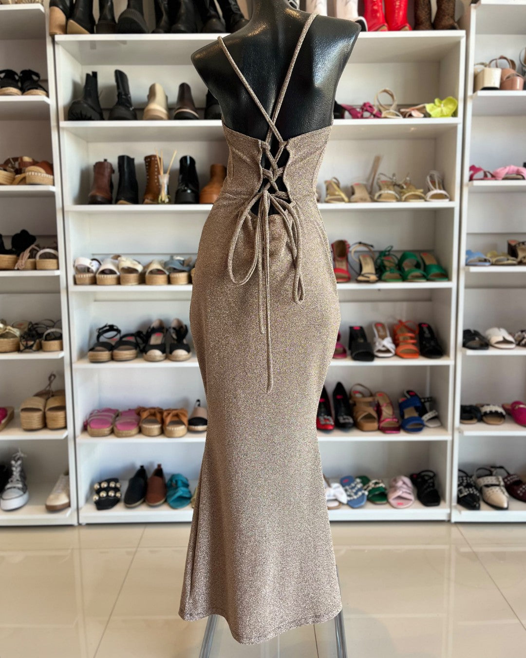 S0266 VESTIDO LARGO DE GLITTER, COLOR CHAMPAGNE, CORTE SIRENA