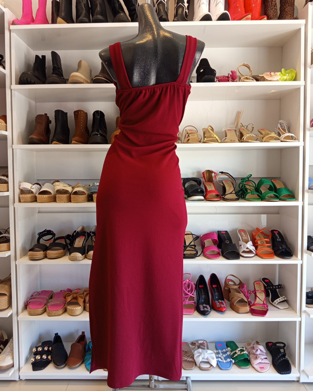 S0256 VESTIDO LARGO TINTO, CON TIRANTES GRUESOS