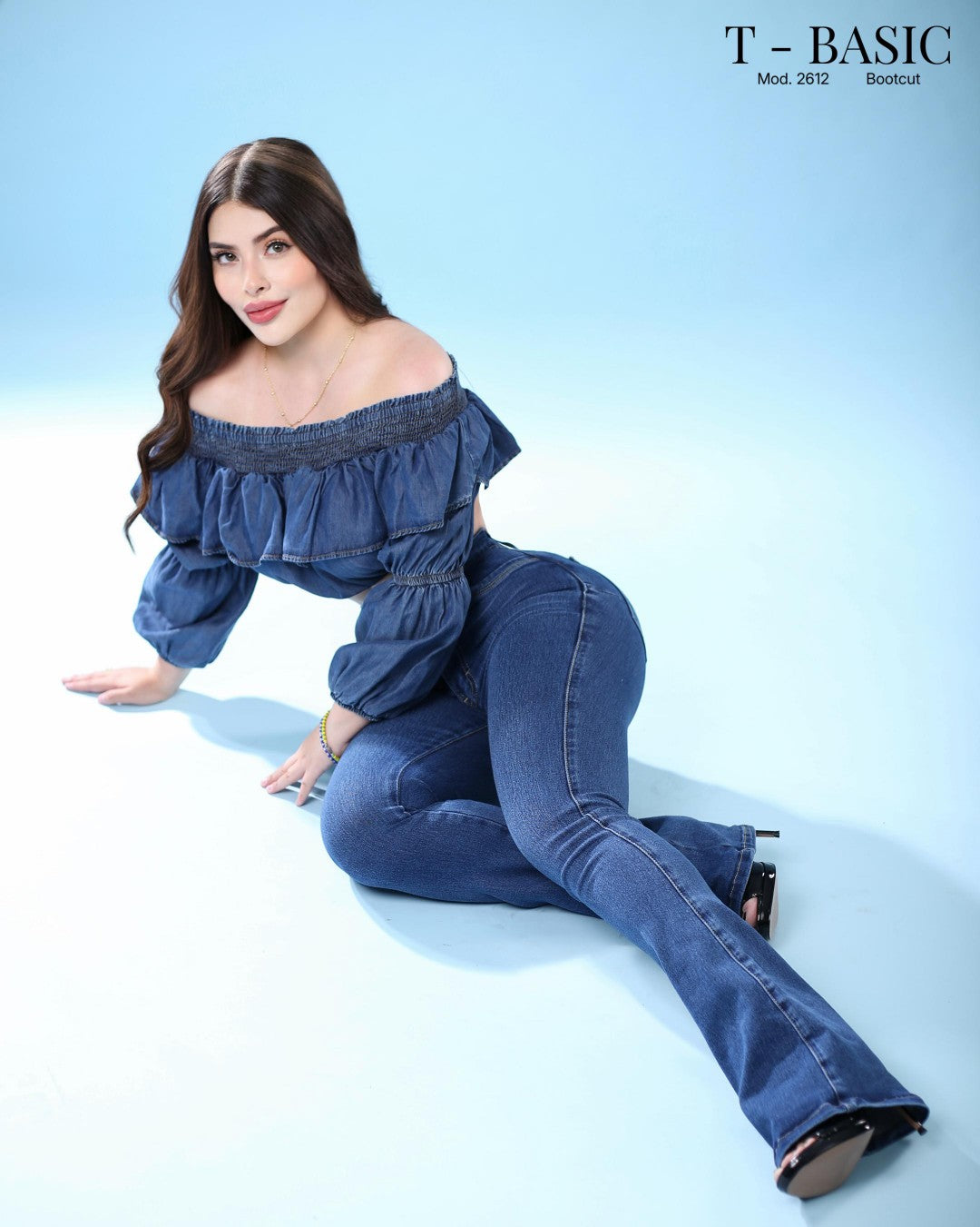 2612 T-BASIC PANTALÓN BOOTCUT CON BOLSAS LEVANTA POMPIS, UN BOTÓN.