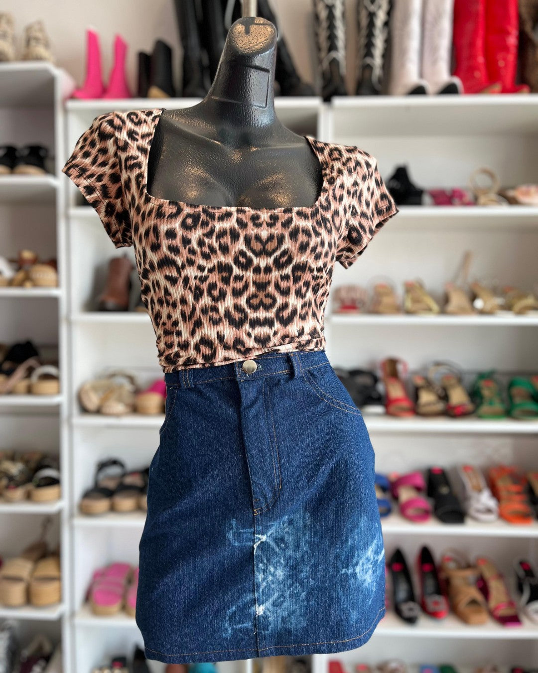 S0239 BLUSA CORTA DE ANIMAL PRINT ESCOTE CUADRADO