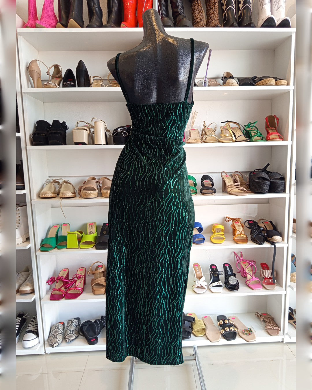 S0049 VESTIDO VERDE ESMERALDA, DE TERCIOPELO CON LENTEJUELAS