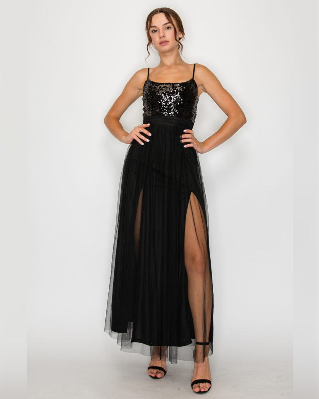 VESTIDO NEGRO CON TULL Y LENTEJUELAS, LARGO, DE TIRANTES AJUSTABLES