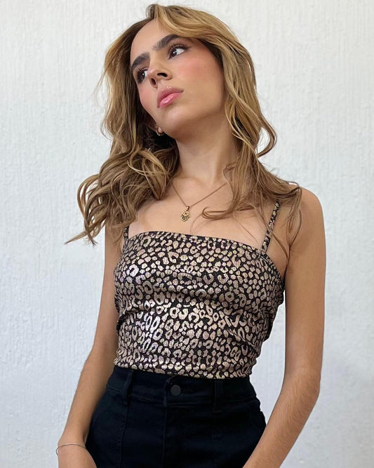 BLUSA CROP TOP DE TIRANTES CON ESTAMPADO DE ANIMAL PRINT DORADO