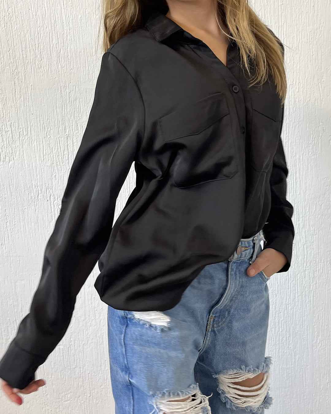 BLUSA CAMISERA NEGRA DE CHIFÓN