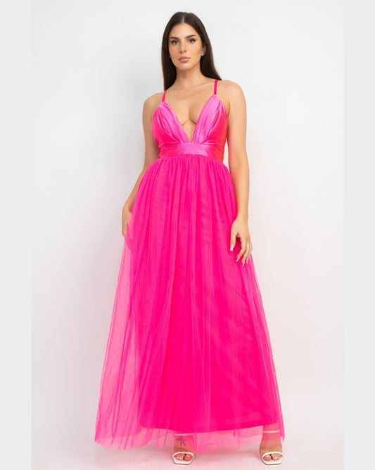 VESTIDO LARGO ROSA CON FALDA DE TULL Y COPAS DE SATIN, TIRANTE CRUZADO AJUSTABLE HMD13545A