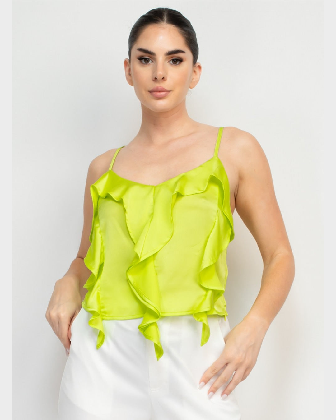 BLUSA DE TIRANTES VERDE SATINADA CON ESCAROLAS