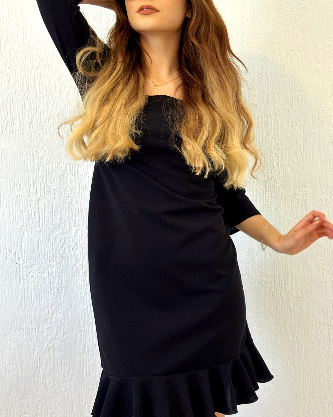 VESTIDO MIDI CON ESCAROLA  MANGA 3/4