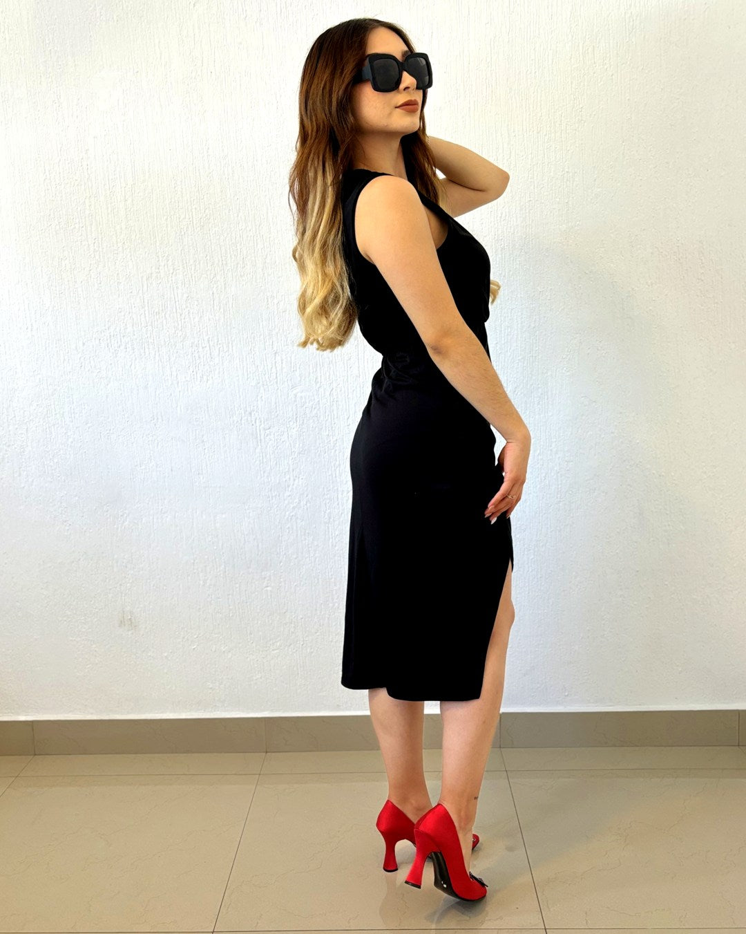 VESTIDO NEGRO CRUZADO CON FALDA ASIMETRICA