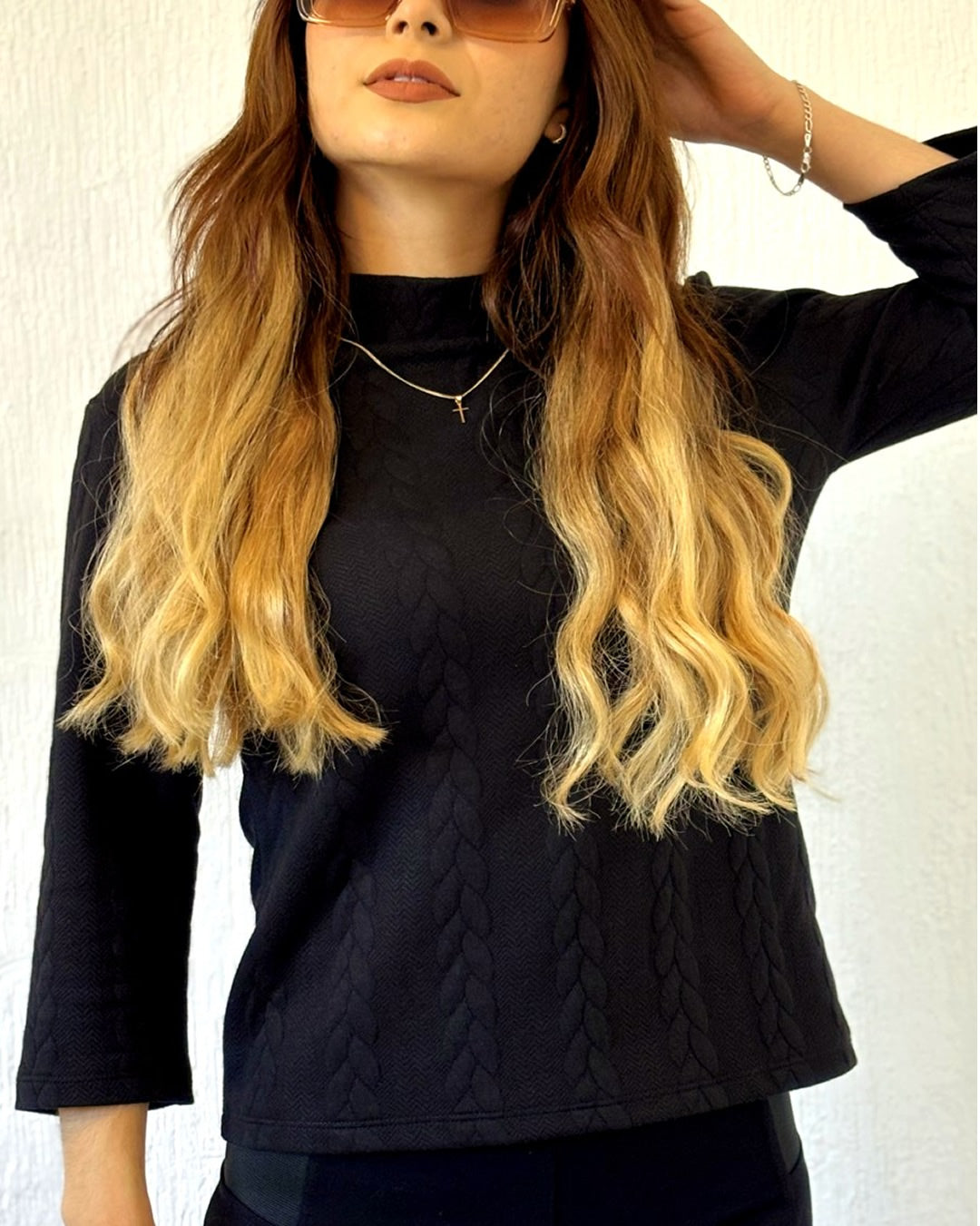 BLUSA TIPO SUETER MANGA TRES CUARTOS