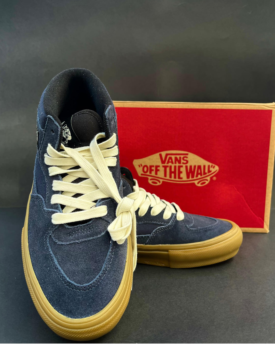 TENIS VANS HALF CAB COLOR GRIS