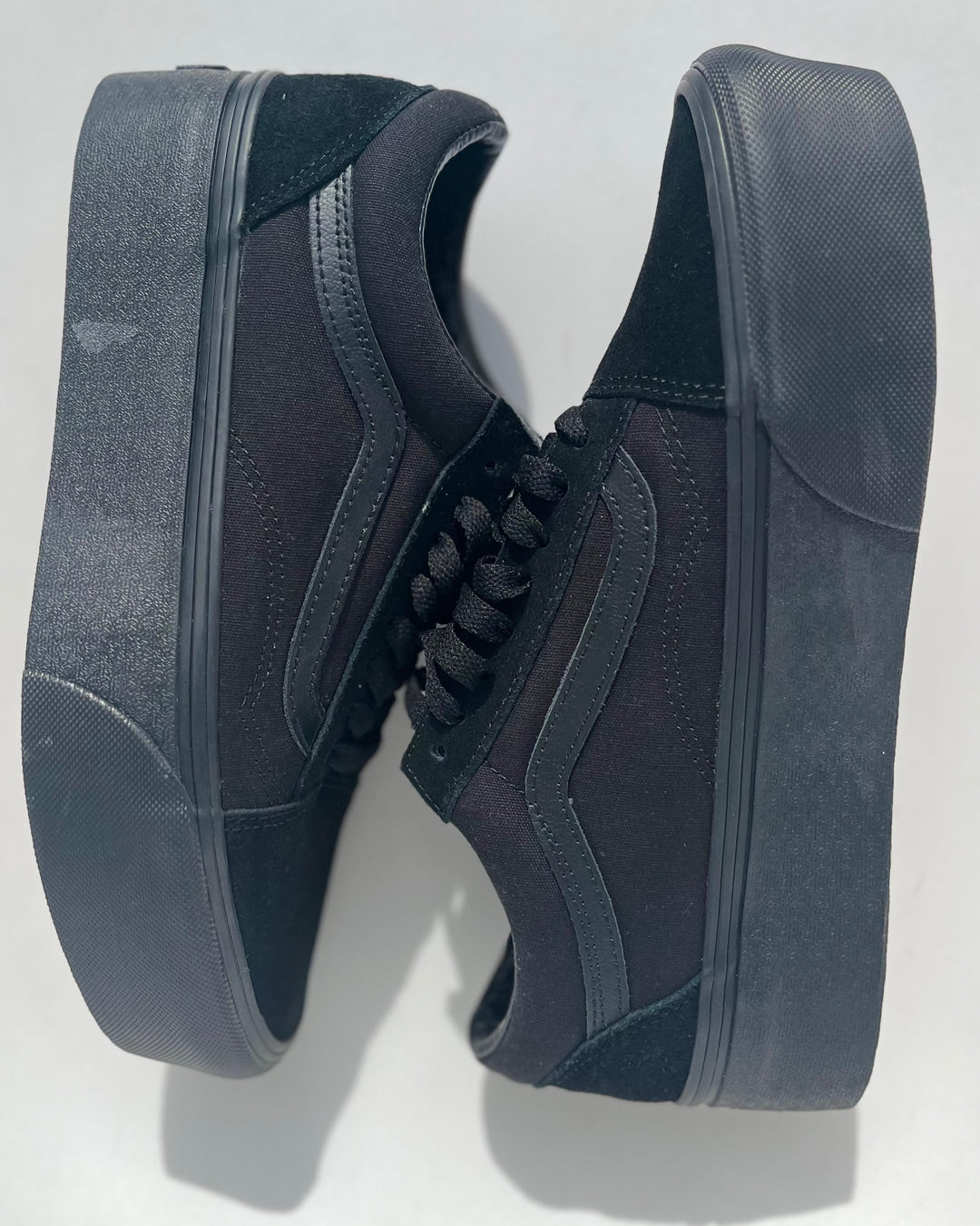 TENIS VANS NEGROS OLD SKOOL PLATAFORMA