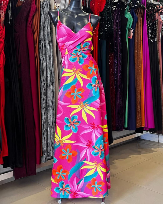 VESTIDO FLOREADO LARGO CON FALDILLA LÍNEA A DE TIRANTES Y CON ABIERTA