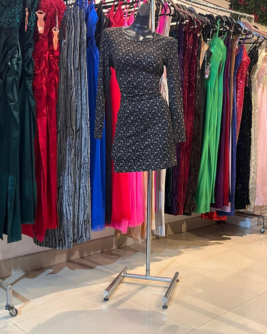 VESTIDO FLOREADO CORTO CON MANGA LARGA DE TELA TACTO ALGODÓN ACANALADA
