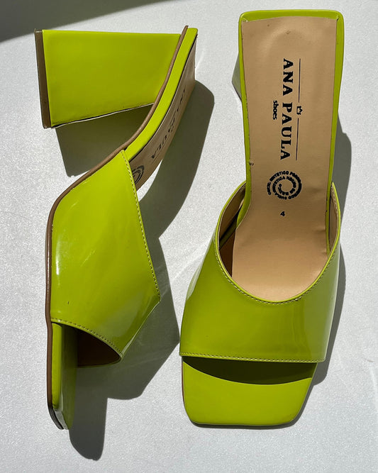 ZAPATILLAS VERDED DE TACÓN TRIANGULAR