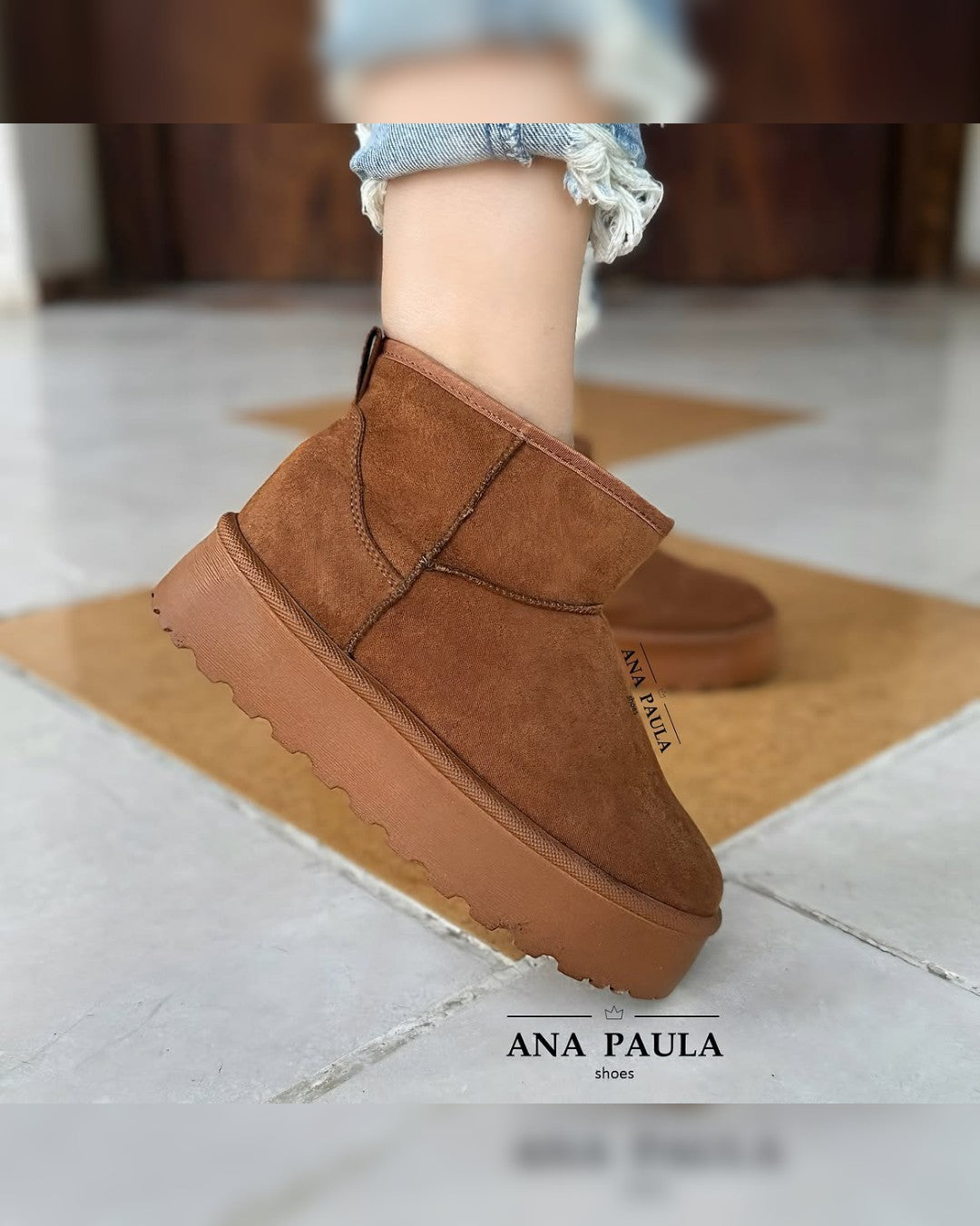 BO-1050 BOTA CAMEL DE GAMUZA CON BORREGO SINTÉTICO POR DENTRO.