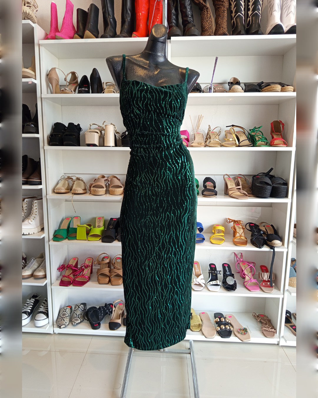 VESTIDO VERDE ESMERALDA, DE TERCIOPELO CON LENTEJUELAS
