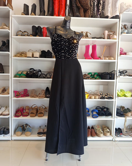 VESTIDO NEGRO LARGO CON LENTEJUELAS, DE TIRAS CRUZADAS EN LA ESPALDA TIPO CORSET