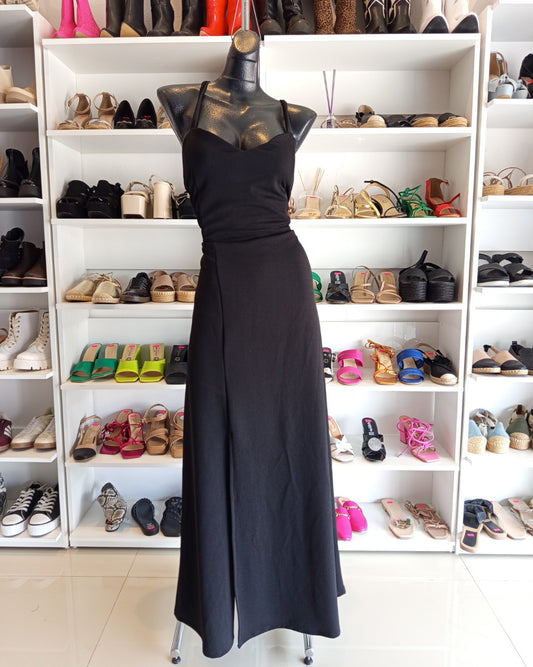 S0031 VESTIDO NEGRO LARGO, CON ABIERTA EN LA PIERNA Y CINTILLAS TIPO CORSET