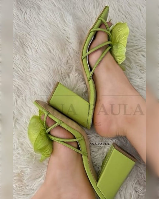 ZAPATILLAS VERDE LIMÓN CON FLOR