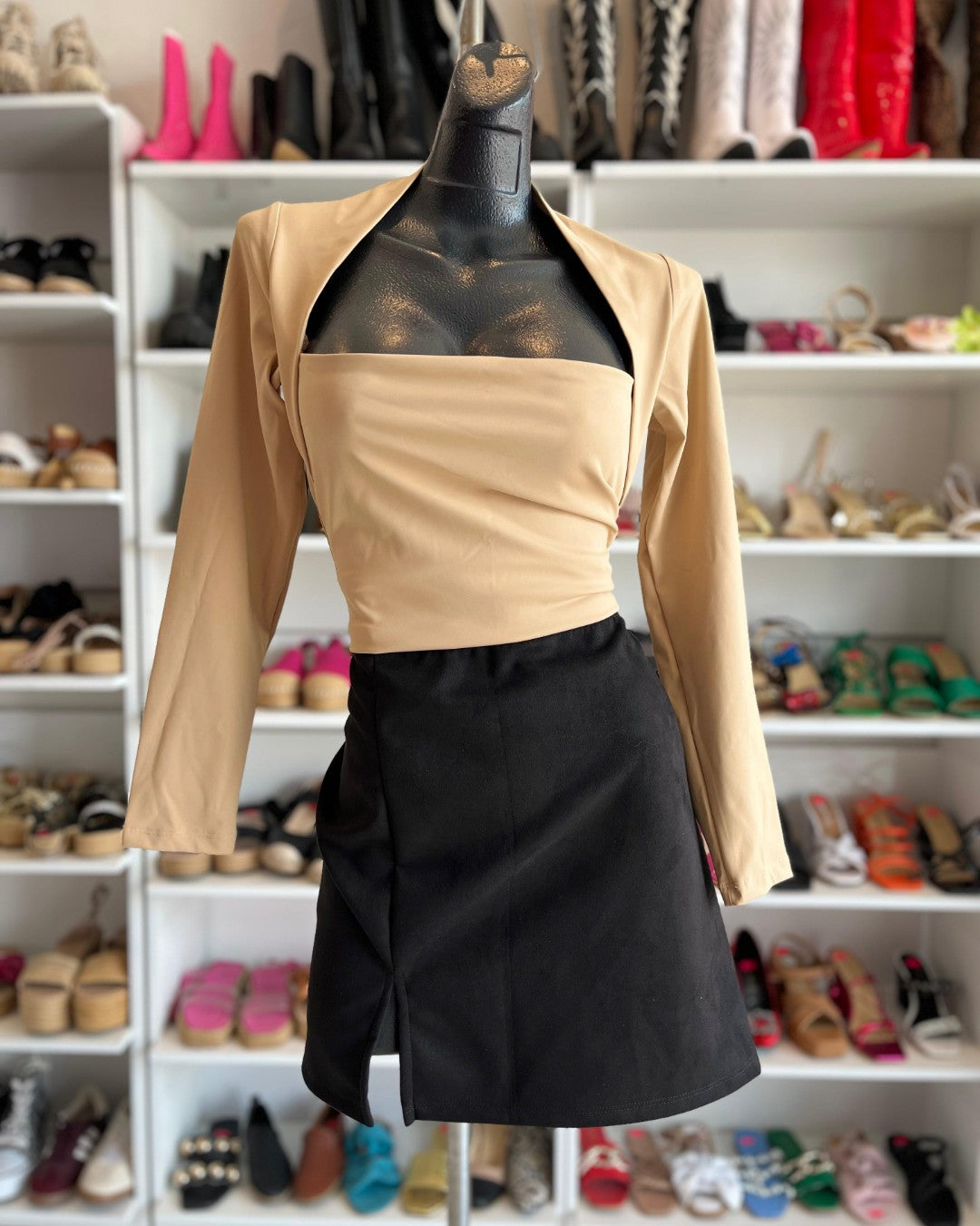 S0236 BLUSA BEIGE, MANGA LARGA DE LICRA