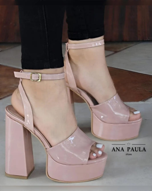 ZAPATILLAS DE PLATAFORMA DE CHAROL NUDE