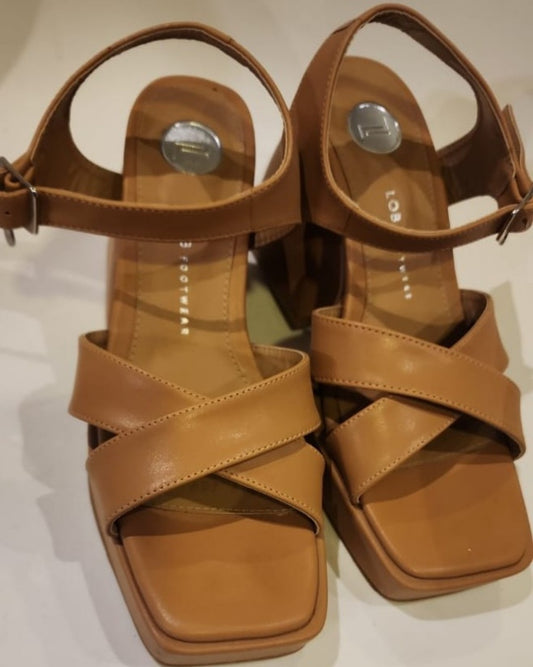 ZAPATILLAS DE PLATAFORMA COLOR CAMEL