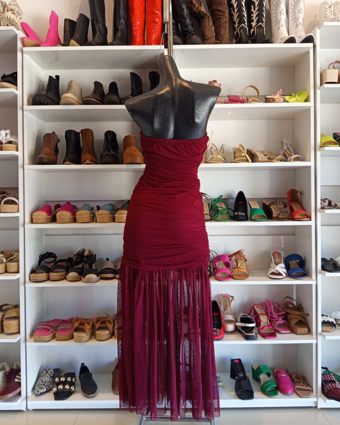 S0205 VESTIDO TINTO LARGO, STRAPLESS DE LICRA MESH, DRAPEADO