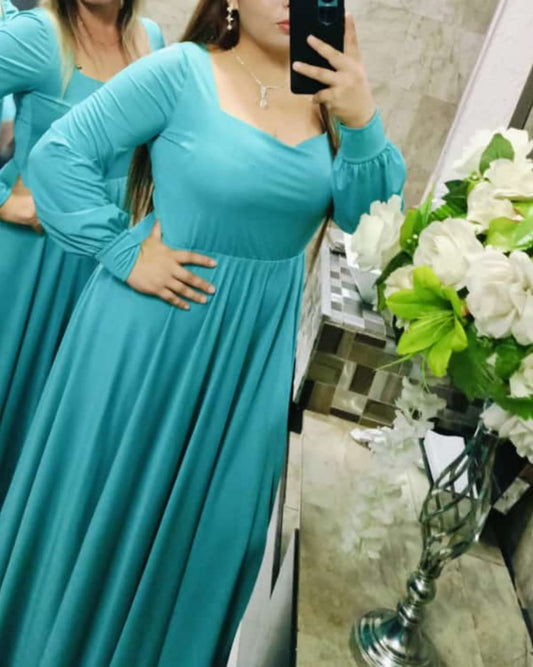 VESTIDO LARGO COLOR MENTA (AQUA) DE TELA STETCH  CON MANGA LARGA Y ABERTURA EN LA FALDILLA, FALDILLA MEDIO CIRCULAR