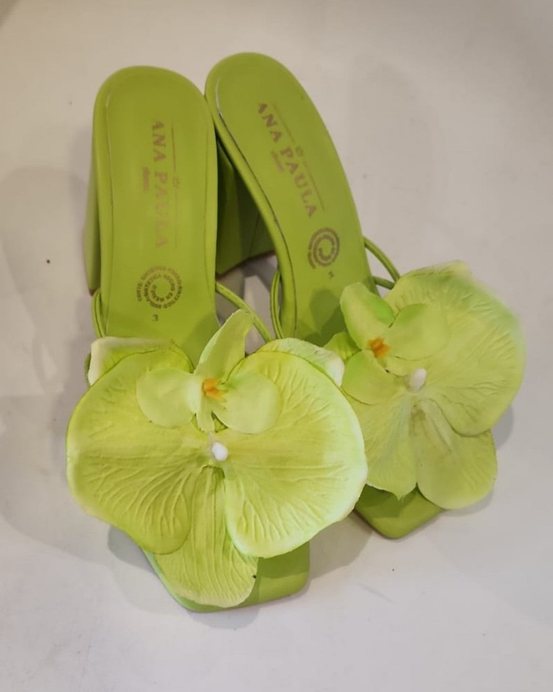 ZAPATILLAS VERDE LIMÓN CON FLOR