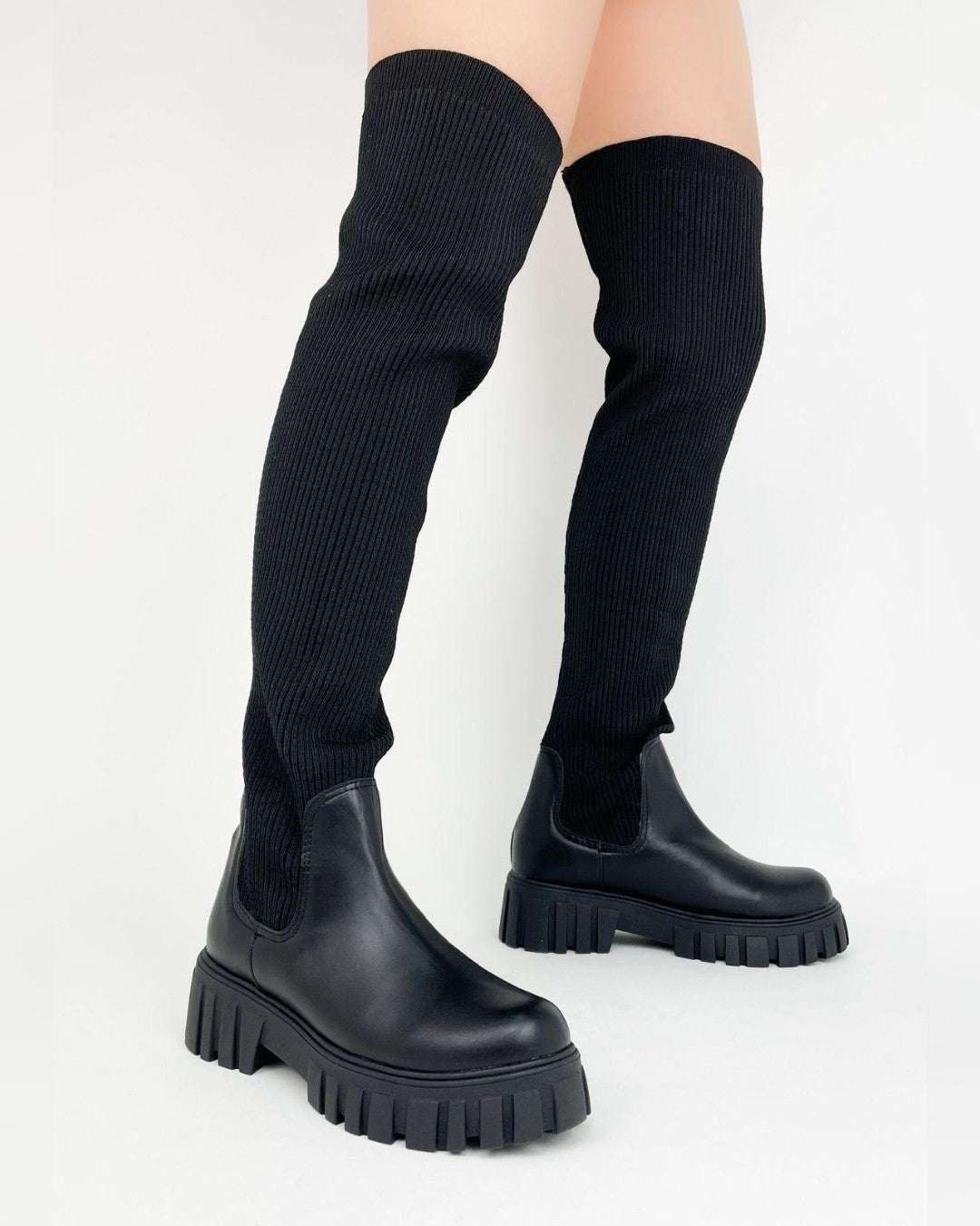 BO-2230 BOTAS NEGRAS LARGAS CON CARDIGAN