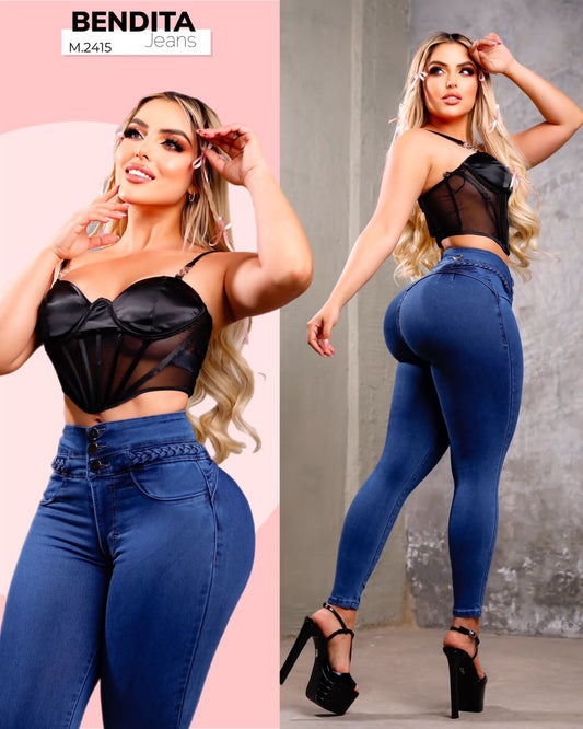 PANTALÓN DE MEZCLILLA STRETCH CON CORTE COLOMBIANO DE PRETINA ANCHA CON 3 BOTONES BENDITA 2415
