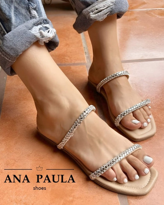 SANDALIAS CON BRILLOS PLATEADOS