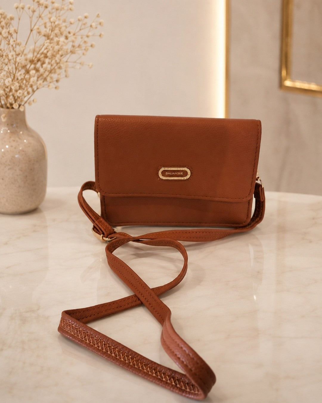 S0248 BOLSA CROSS BODY DE 17 CM DE ANCHO POR 13 CM DE ALTO COLOR CAFÉ