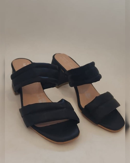 ZAP-2027 ZAPATILLAS DE DOS CHINELAS NEGRAS