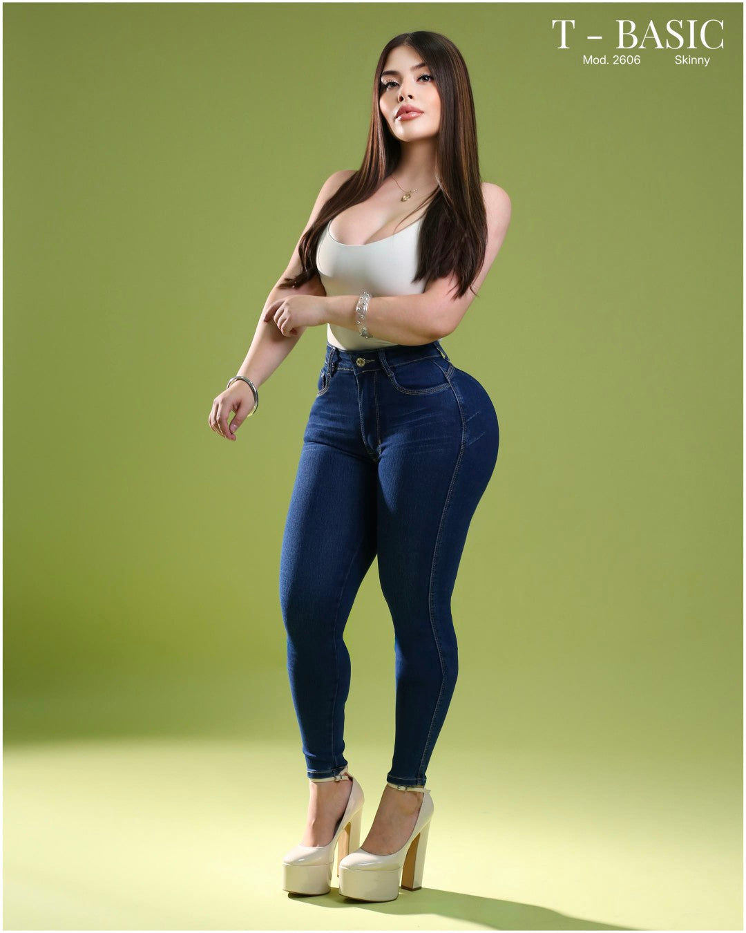 2606 T-BASIC PANTALÓN DE MEZCLILLA SKINNY, CON UN SÓLO BOTÓN SIN BOLSAS, LEVANTA POMPIS.