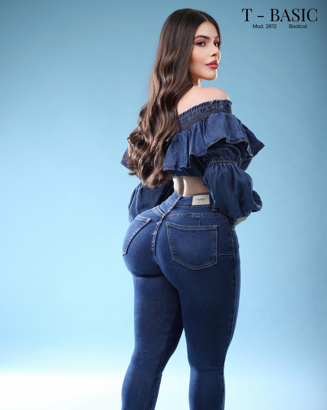 2612 T-BASIC PANTALÓN BOOTCUT CON BOLSAS LEVANTA POMPIS, UN BOTÓN.