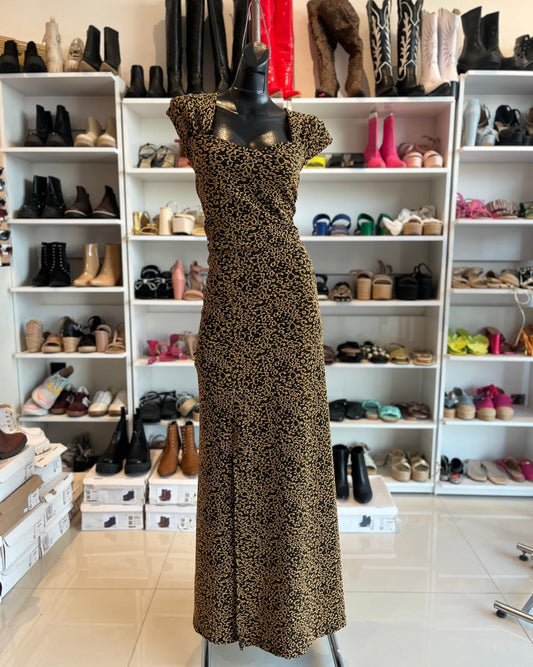 VESTIDO LARGO NEGRO CON DORADO