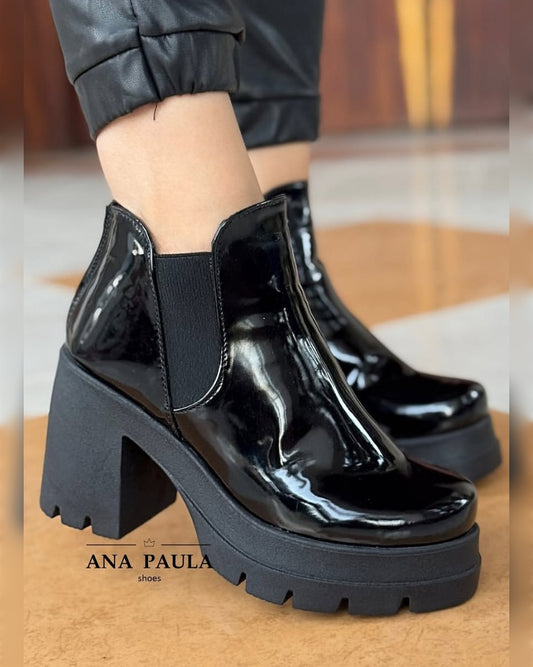 BOTAS DE CHAROL CON PLATAFORMA, DE TACÓN CUADRADO