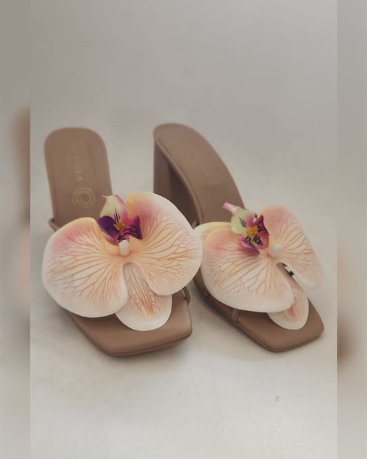 ZAP-2042 ZAPATILLAS NUDE CON FLOR