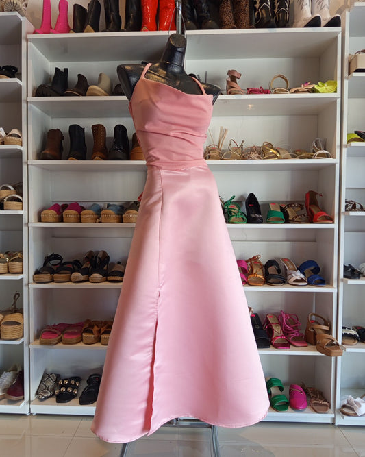 S0141 VESTIDO LARGO, COLOR ROSA PALO, CON TIRAS CRUZADAS EN LA ESPALDA DESCUBIERTA
