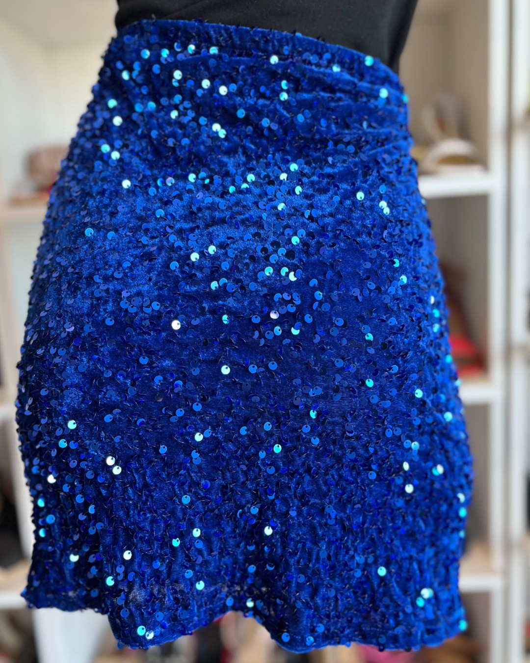 S0128 FALDA DE LENTEJUELAS AZUL REY CON FONDO DE TERCIOPELO STRETCH
