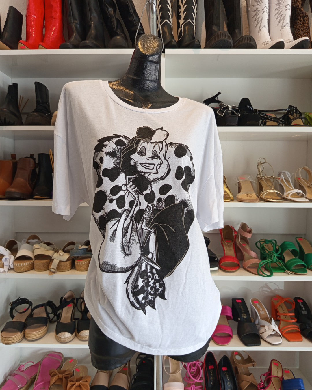S0282 PLAYERA OVER SIZE DE CRUELA DE VIL